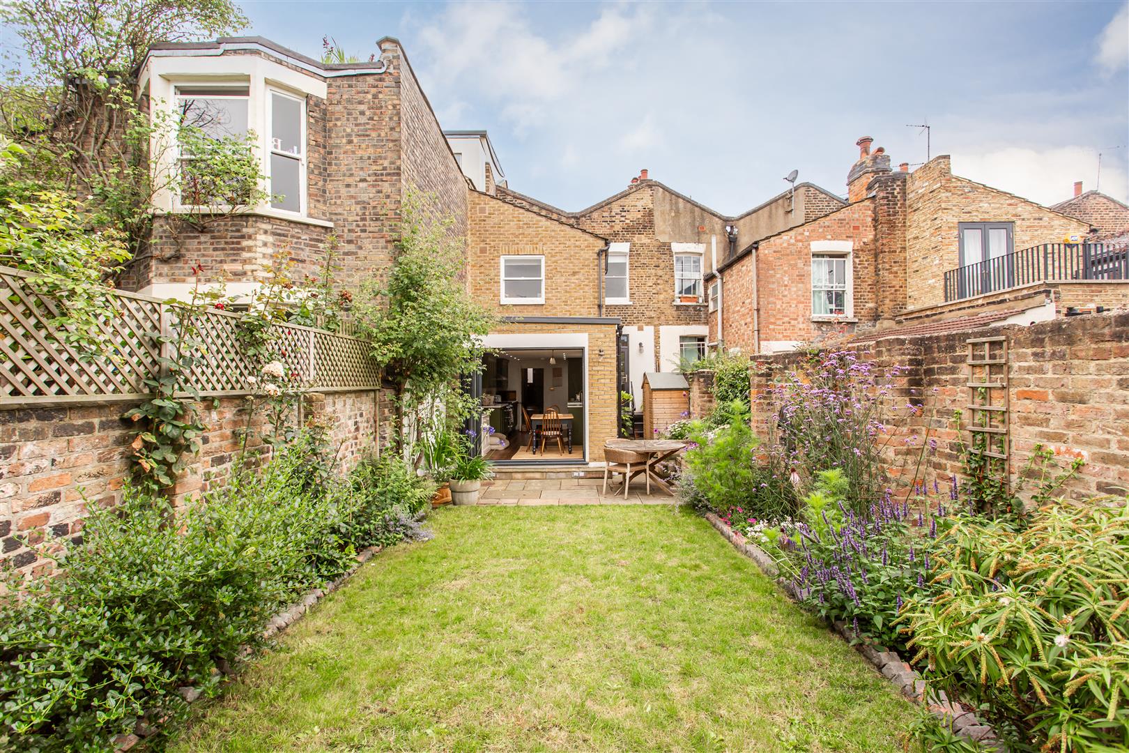 College Terrace, Mile End